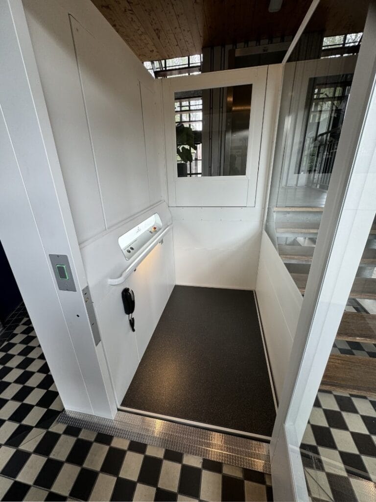 platformlift a7000 met halve schacht