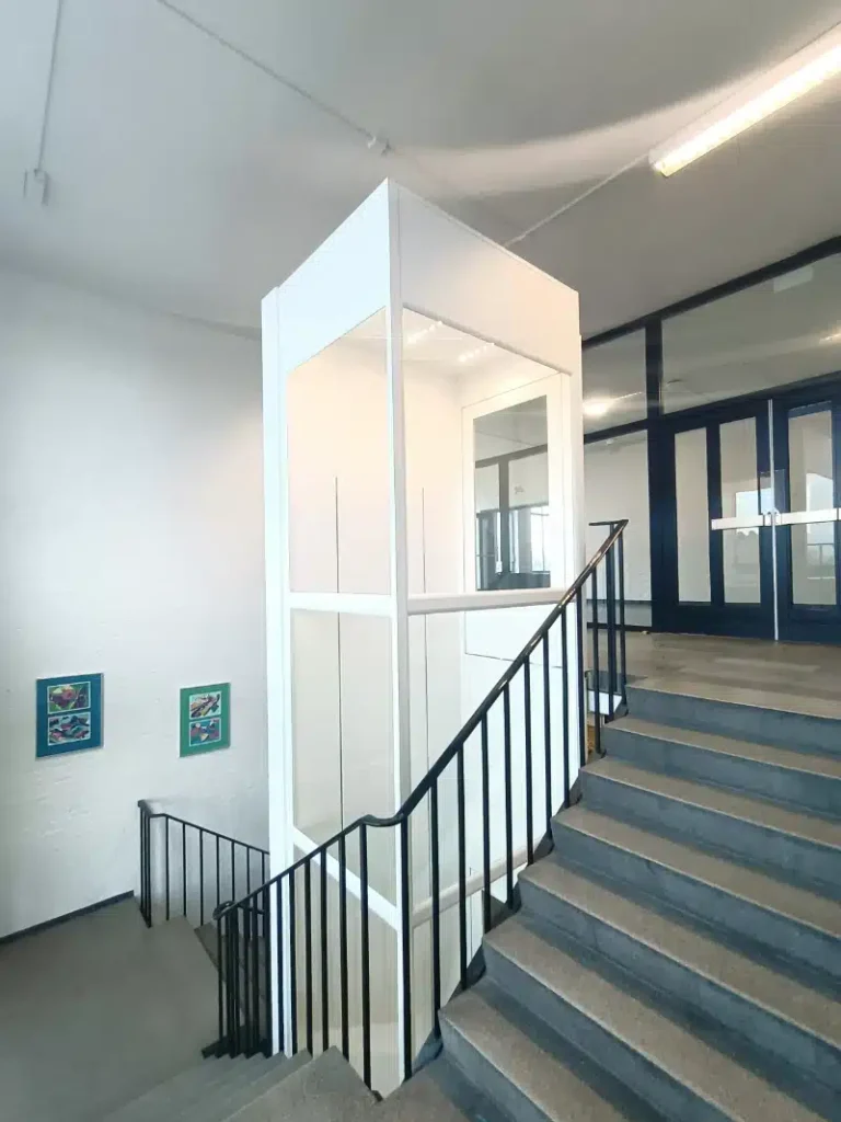 sint janslyceum platformlift a 7000