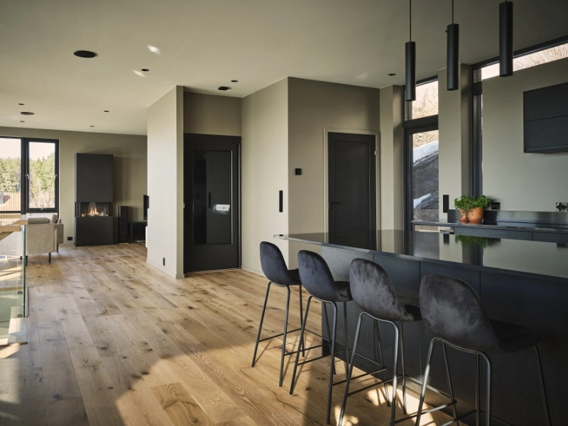 zwarte woonhuislift a6000