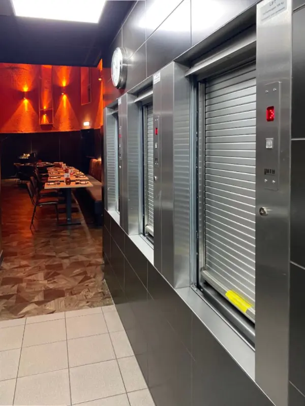 horecalift iso in restaurant