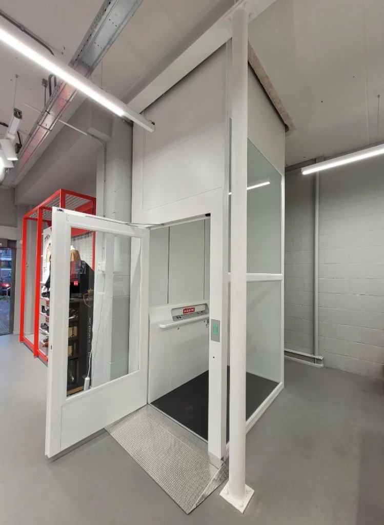 platformlift a 7000 (2) bewerkt