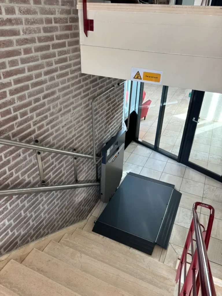 gtl plateaulift in zorgcentrum panningen